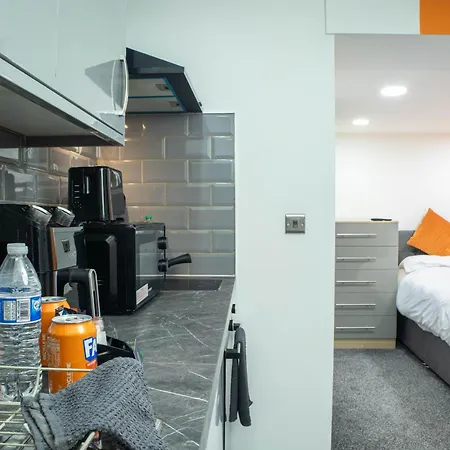 Centre Fully Equipped Perfect For Long Bradford (West Yorkshire)