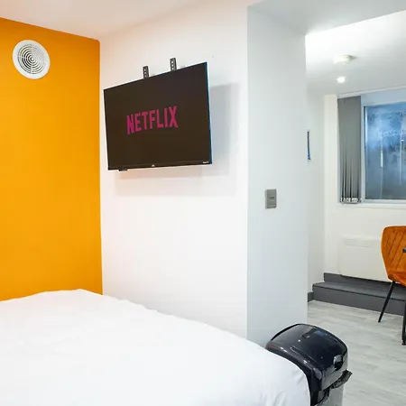 Centre Fully Equipped Perfect For Long *